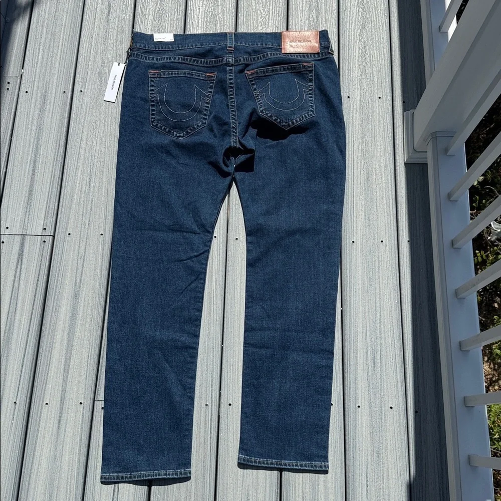 NWT True Religion -  Relaxed Slim GENO - no flap- classic indigo - size 42